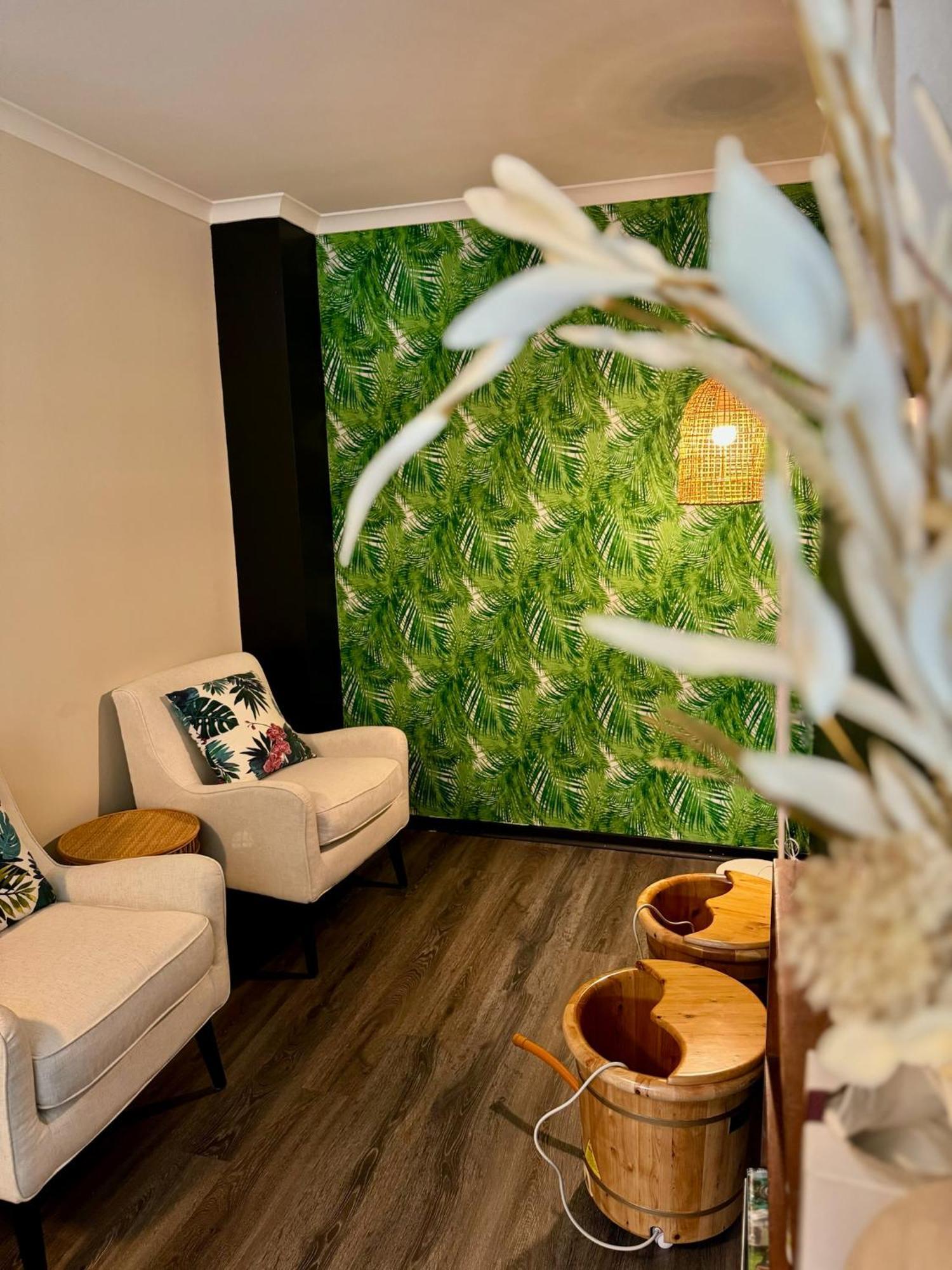 B-ks Premier Motel 4*