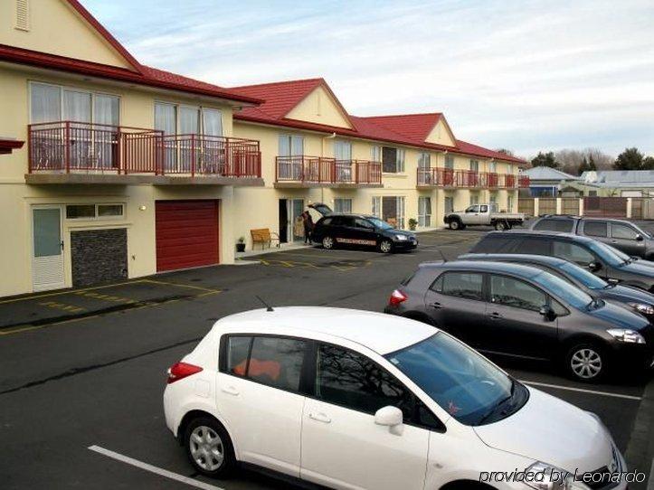 B-ks Premier Motel 4*